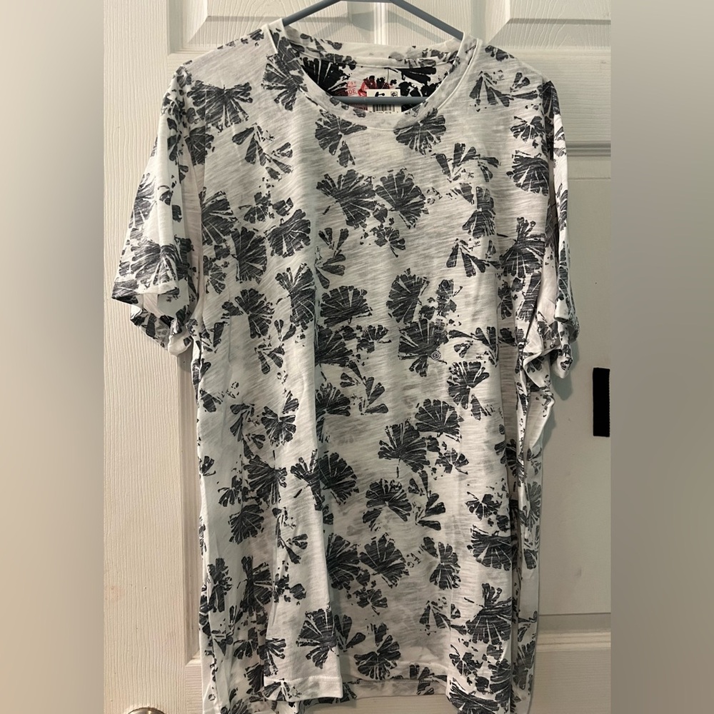 American Rag - Mens dress t-shirt size x-large - New With Tags